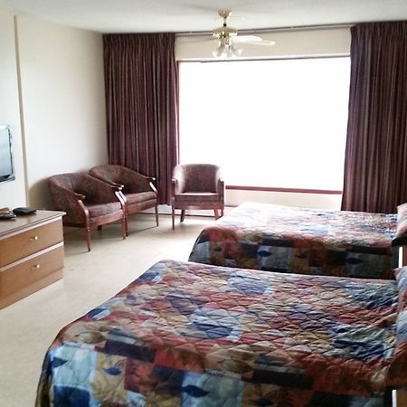 בלוויל Avalon Motel מראה חיצוני תמונה